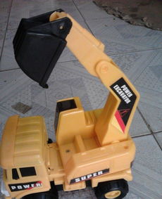 大型工程玩具稱斤批發 鉤機、巴士拖車、救援車廠家直供